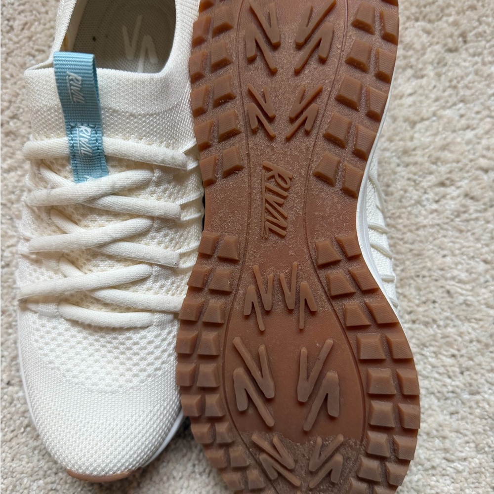 Rival Women's Sneakers - Picture 6 of 7
